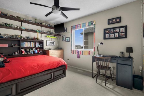 66 Tuscany Reserve Gate Nw, Calgary, AB - Indoor Photo Showing Other Room