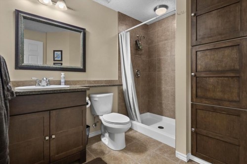 66 Tuscany Reserve Gate Nw, Calgary, AB - Indoor Photo Showing Bathroom