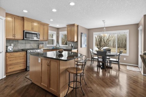 66 Tuscany Reserve Gate Nw, Calgary, AB - Indoor Photo Showing Kitchen