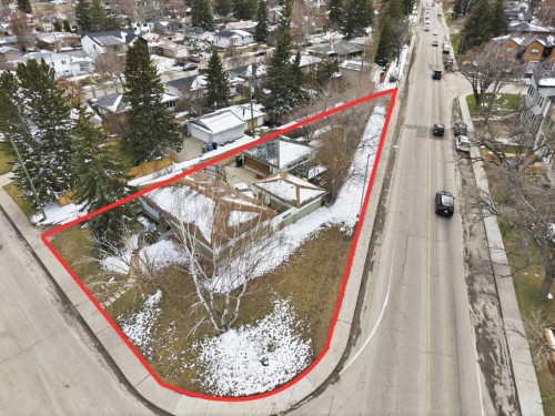 3439 33 Street Sw, Calgary, AB - Outdoor