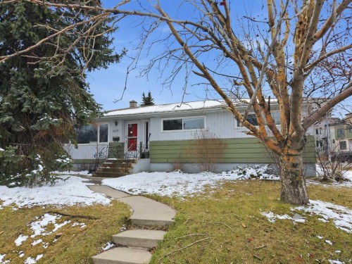 3439 33 Street Sw, Calgary, AB - Outdoor