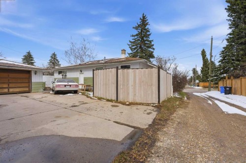 3439 33 Street Sw, Calgary, AB - Outdoor