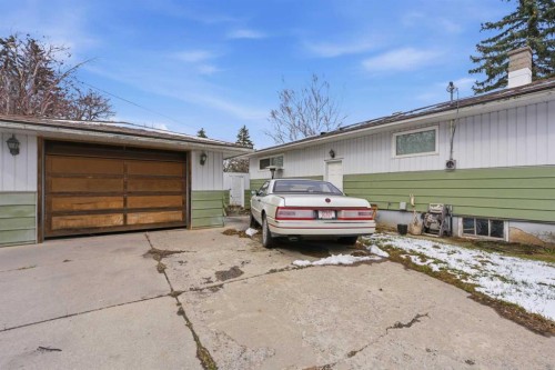 3439 33 Street Sw, Calgary, AB - Outdoor