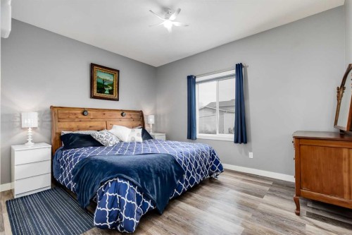 12 Mcclung Gate, Carstairs, AB - Indoor Photo Showing Bedroom