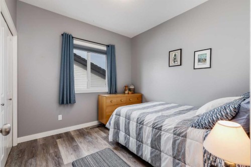 12 Mcclung Gate, Carstairs, AB - Indoor Photo Showing Bedroom