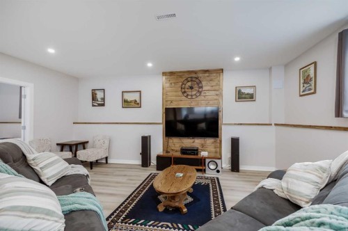 12 Mcclung Gate, Carstairs, AB - Indoor Photo Showing Other Room