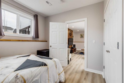 12 Mcclung Gate, Carstairs, AB - Indoor Photo Showing Bedroom