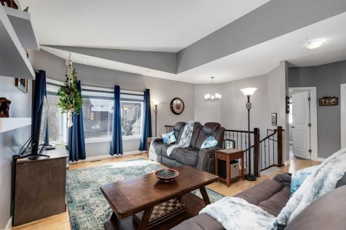 12 Mcclung Gate, Carstairs, AB - Indoor Photo Showing Living Room