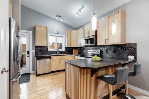 12 Mcclung Gate, Carstairs, AB - Indoor Photo Showing Kitchen