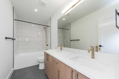 495 Rivercrest View, Cochrane, AB - Indoor Photo Showing Bathroom