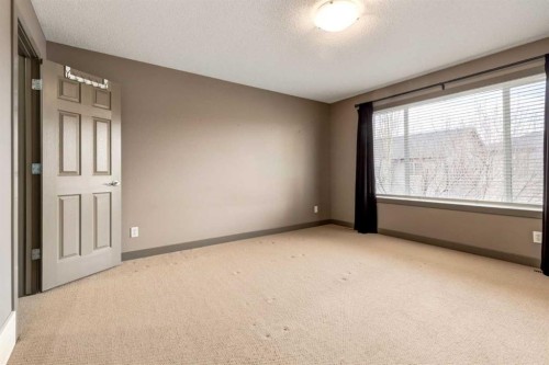 33 Everoak Circle Sw, Calgary, AB - Indoor Photo Showing Other Room