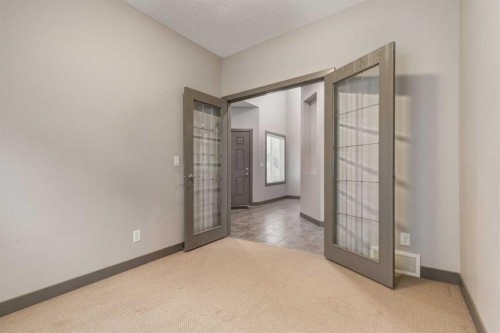 33 Everoak Circle Sw, Calgary, AB - Indoor Photo Showing Other Room