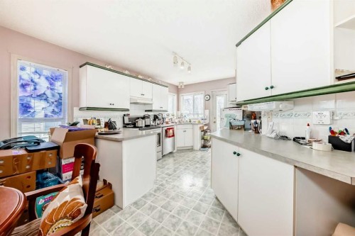 193 Somerset Drive Sw, Calgary, AB - Indoor Photo Showing Kitchen