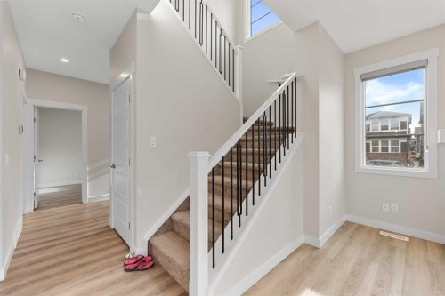 7 Corner Glen Common Ne, Calgary, AB - Indoor Photo Showing Other Room