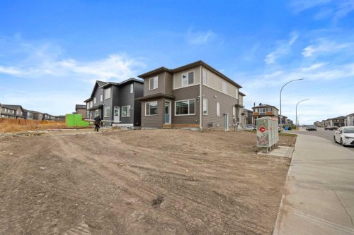 7 Corner Glen Common Ne, Calgary, AB - Outdoor