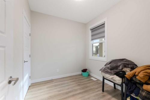 7 Corner Glen Common Ne, Calgary, AB - Indoor