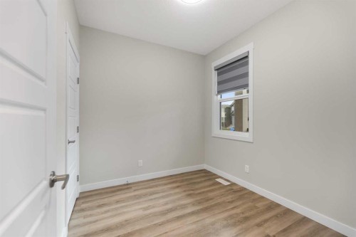 7 Corner Glen Common Ne, Calgary, AB - Indoor Photo Showing Other Room