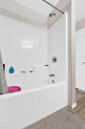 202-135 Redstone Walk Ne, Calgary, AB - Indoor Photo Showing Bathroom