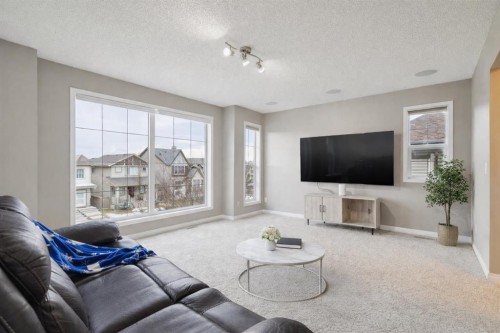 71 Walden Manor Se, Calgary, AB - Indoor Photo Showing Living Room