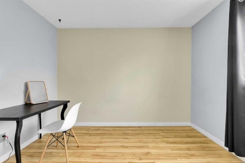 44 Strathclair Rise Sw, Calgary, AB - Indoor