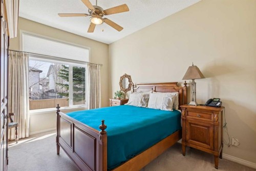 19 Wentworth Gardens Sw, Calgary, AB - Indoor Photo Showing Bedroom