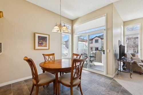 19 Wentworth Gardens Sw, Calgary, AB - Indoor Photo Showing Dining Room