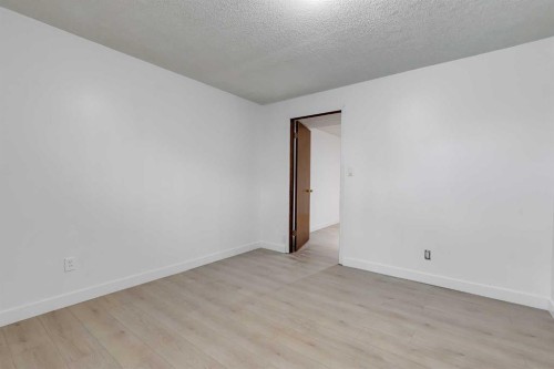 41 Alpine Crescent Se, Airdrie, AB - Indoor Photo Showing Other Room
