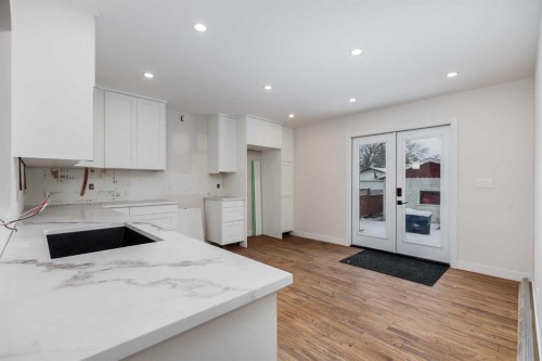 41 Alpine Crescent Se, Airdrie, AB - Indoor Photo Showing Kitchen