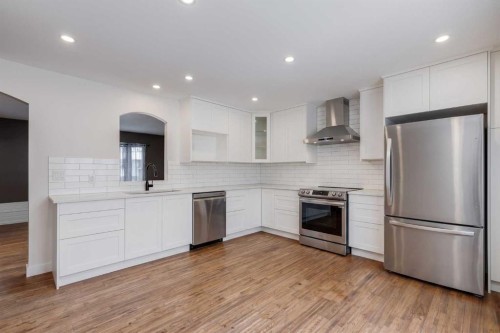 41 Alpine Crescent Se, Airdrie, AB - Indoor Photo Showing Kitchen With Stainless Steel Kitchen