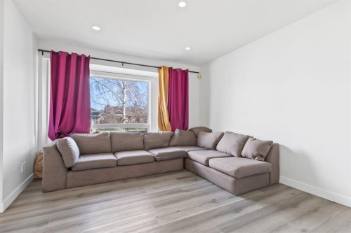 13 Martindale Boulevard Ne, Calgary, AB - Indoor Photo Showing Living Room