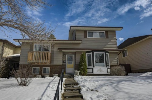 8408 Berkley Road Nw, Calgary, AB - Outdoor With Facade