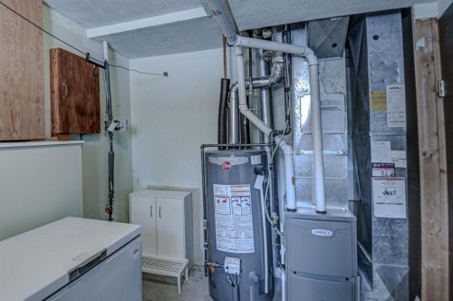 8408 Berkley Road Nw, Calgary, AB - Indoor