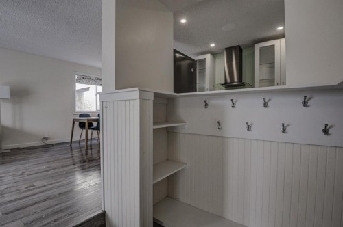 8408 Berkley Road Nw, Calgary, AB - Indoor Photo Showing Other Room