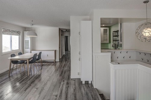 8408 Berkley Road Nw, Calgary, AB - Indoor