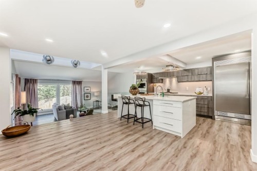 22 Coach Manor Terrace Sw, Calgary, AB - Indoor