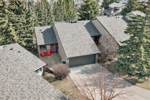 22 Coach Manor Terrace Sw, Calgary, AB - Outdoor