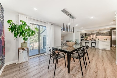 22 Coach Manor Terrace Sw, Calgary, AB - Indoor Photo Showing Dining Room