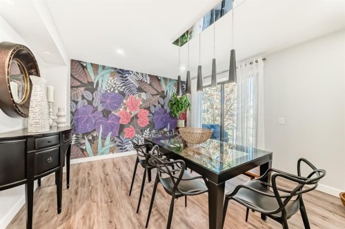 22 Coach Manor Terrace Sw, Calgary, AB - Indoor Photo Showing Dining Room