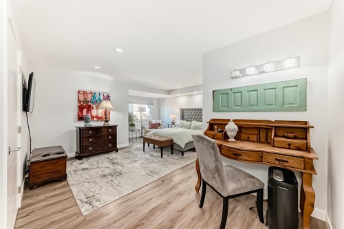 22 Coach Manor Terrace Sw, Calgary, AB - Indoor