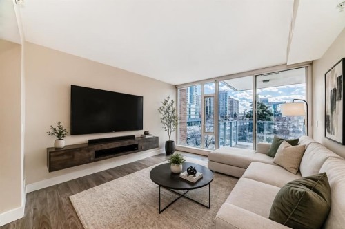 204-560 6 Avenue Se, Calgary, AB - Indoor Photo Showing Living Room