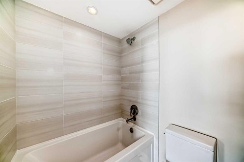 204-560 6 Avenue Se, Calgary, AB - Indoor Photo Showing Bathroom
