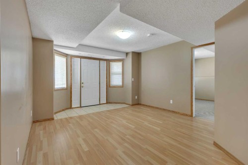 2856 Signal Hill Heights Sw, Calgary, AB - Indoor Photo Showing Other Room