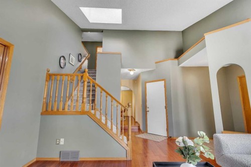 2856 Signal Hill Heights Sw, Calgary, AB - Indoor Photo Showing Other Room