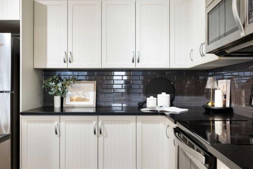 88 Copperpond Park Se, Calgary, AB - Indoor Photo Showing Kitchen