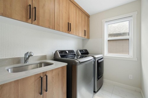 193 Walgrove Terrace Se, Calgary, AB - Indoor Photo Showing Laundry Room