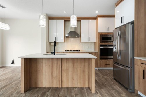 193 Walgrove Terrace Se, Calgary, AB - Indoor Photo Showing Kitchen With Upgraded Kitchen
