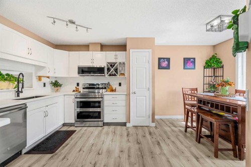 53 Copperfield Court Se, Calgary, AB - Indoor Photo Showing Kitchen