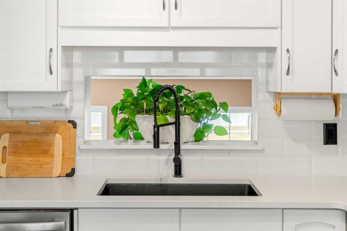 53 Copperfield Court Se, Calgary, AB - Indoor Photo Showing Kitchen