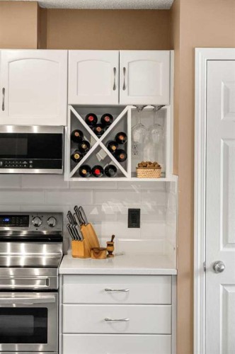 53 Copperfield Court Se, Calgary, AB - Indoor Photo Showing Kitchen