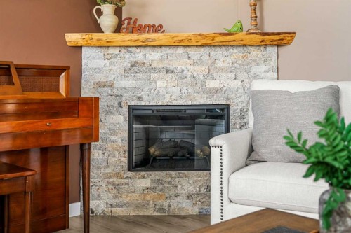 53 Copperfield Court Se, Calgary, AB - Indoor Photo Showing Dining Room